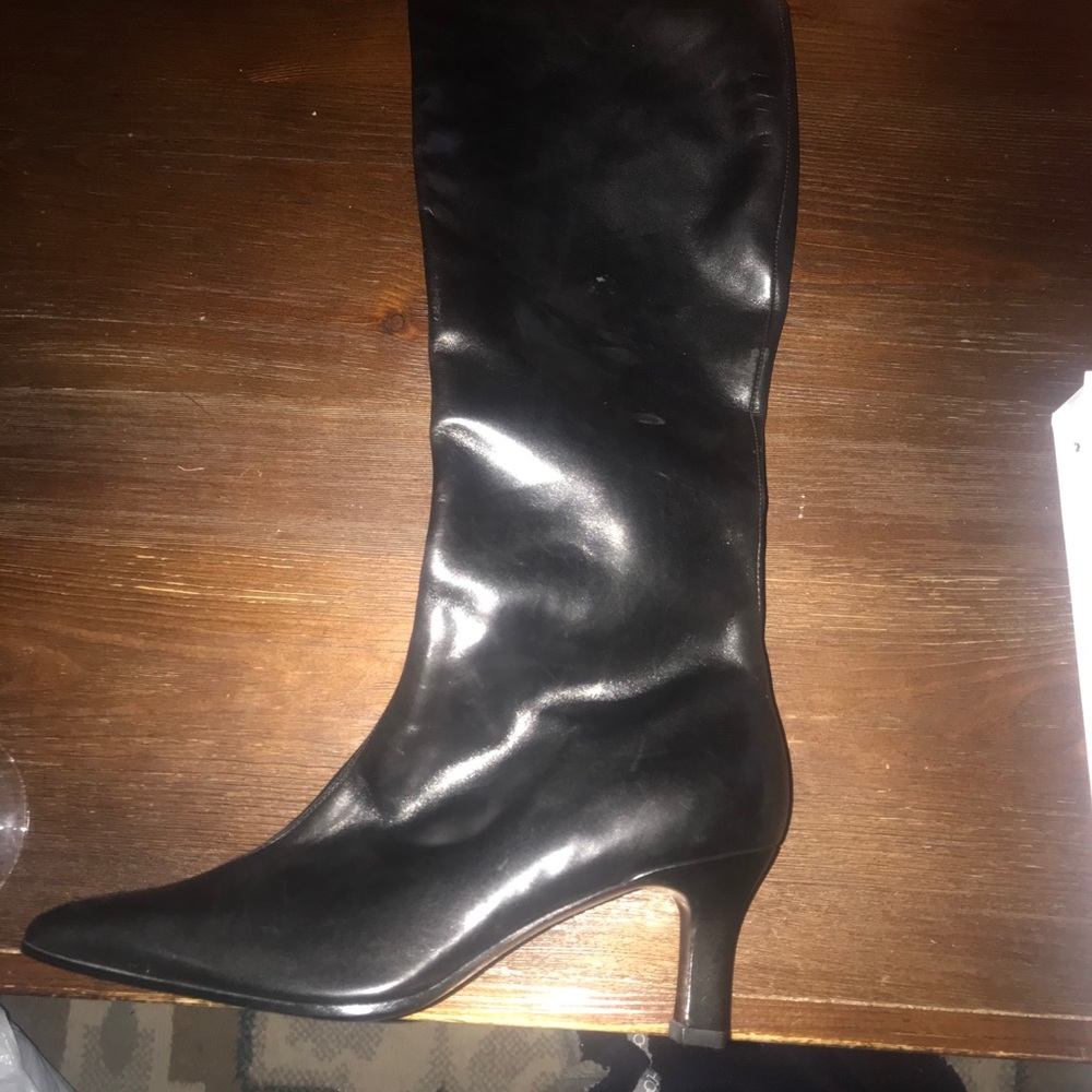 Venali side zip boot size 8